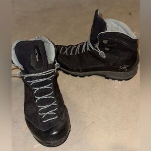 Arc'teryx Acrux TR Gore-Tex hiking boots- EU 42 / woman’s 9.5